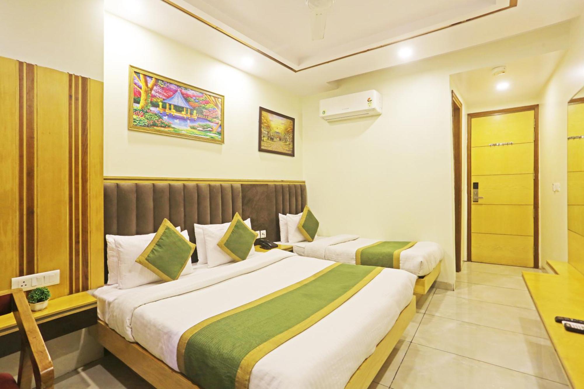 Hotel Aman Imperial Just A Minute Away From New Delhi Railway Station And Connaught Place ภายนอก รูปภาพ