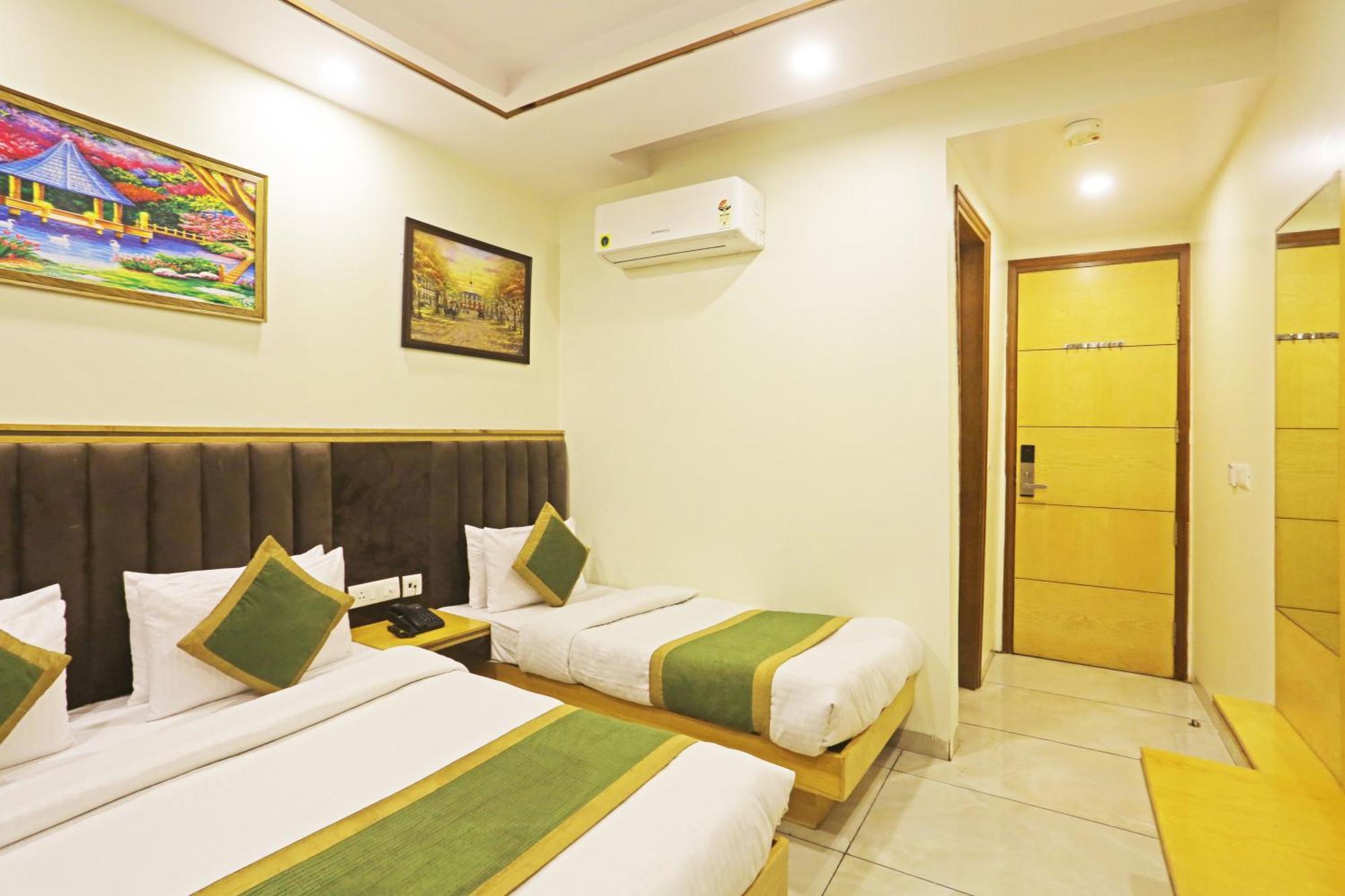 Hotel Aman Imperial Just A Minute Away From New Delhi Railway Station And Connaught Place ภายนอก รูปภาพ
