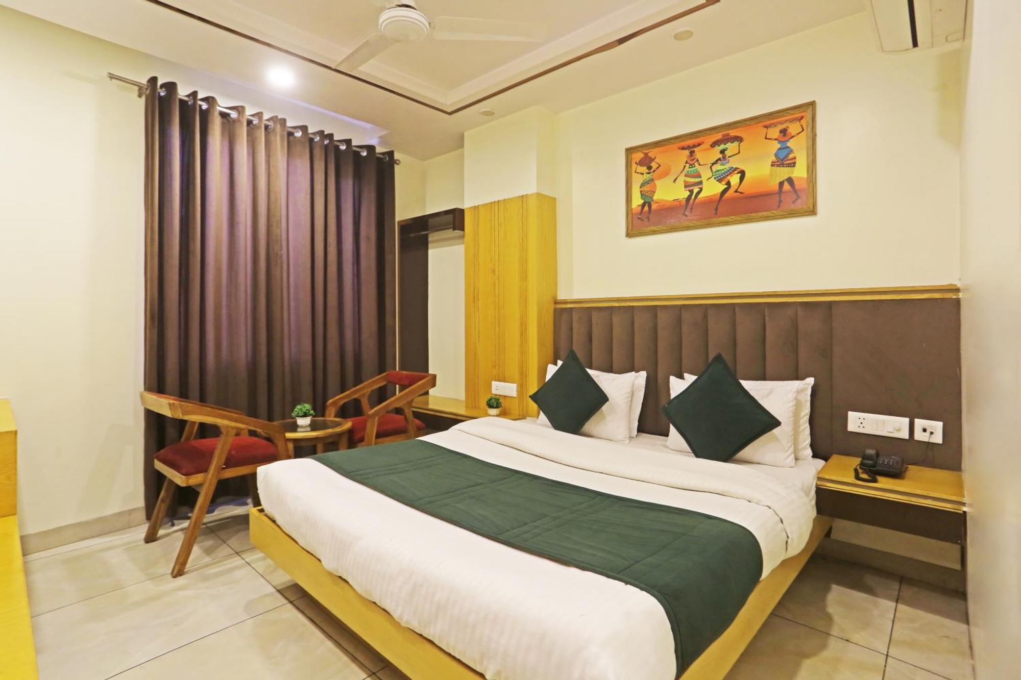 Hotel Aman Imperial Just A Minute Away From New Delhi Railway Station And Connaught Place ภายนอก รูปภาพ