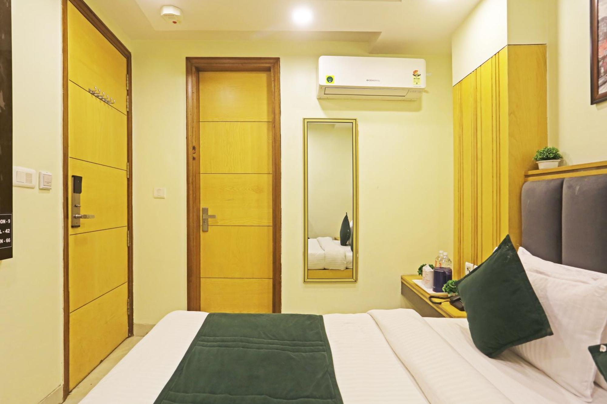 Hotel Aman Imperial Just A Minute Away From New Delhi Railway Station And Connaught Place ภายนอก รูปภาพ