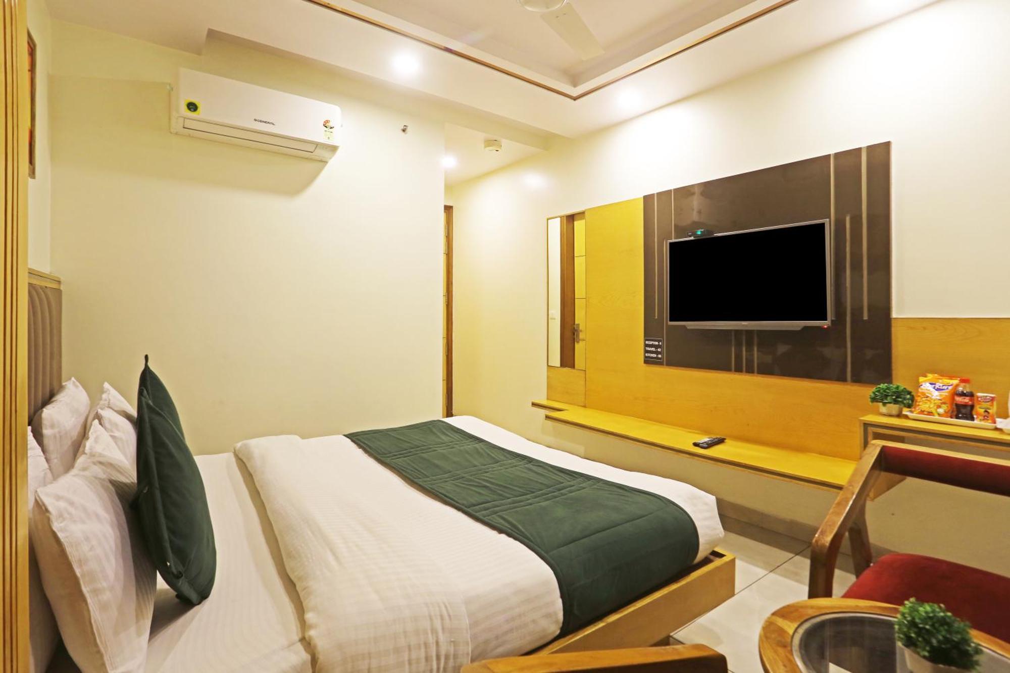 Hotel Aman Imperial Just A Minute Away From New Delhi Railway Station And Connaught Place ภายนอก รูปภาพ