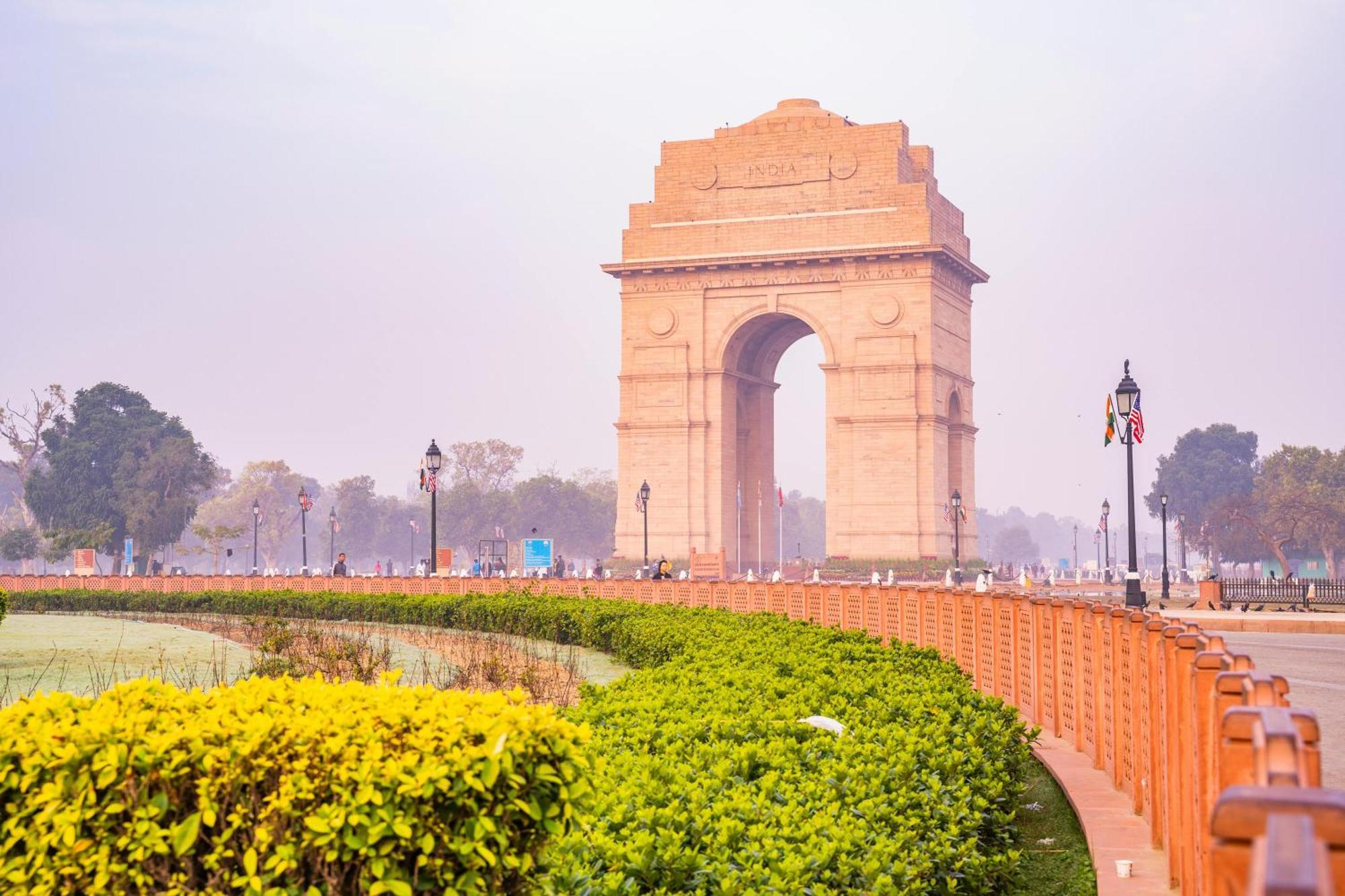 Hotel Aman Imperial Just A Minute Away From New Delhi Railway Station And Connaught Place ภายนอก รูปภาพ